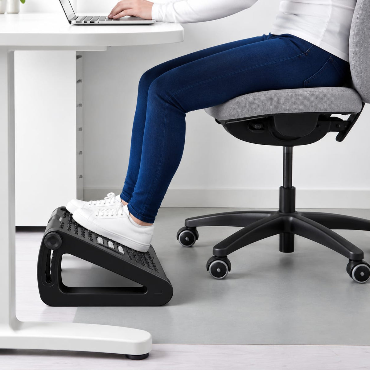Ergonomic Footrest, view 2